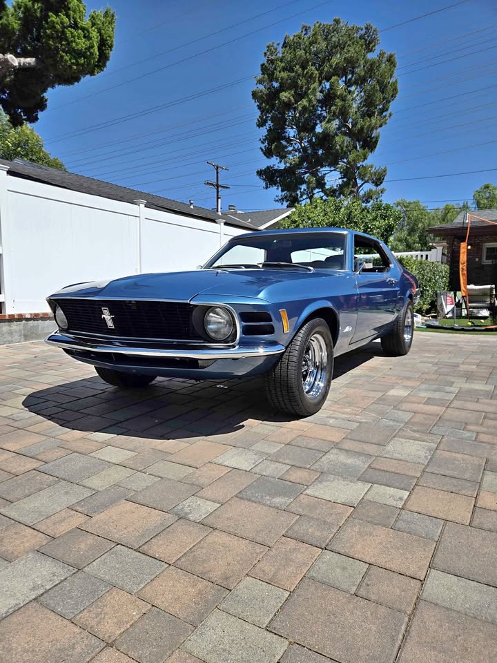 FORD MUSTANG 302CI
