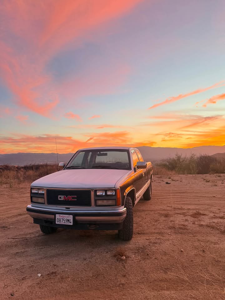 GMC Sierra K1500 (Génération GMT400) – V8 5.7L – 86 000 Miles – Configuration 4x4