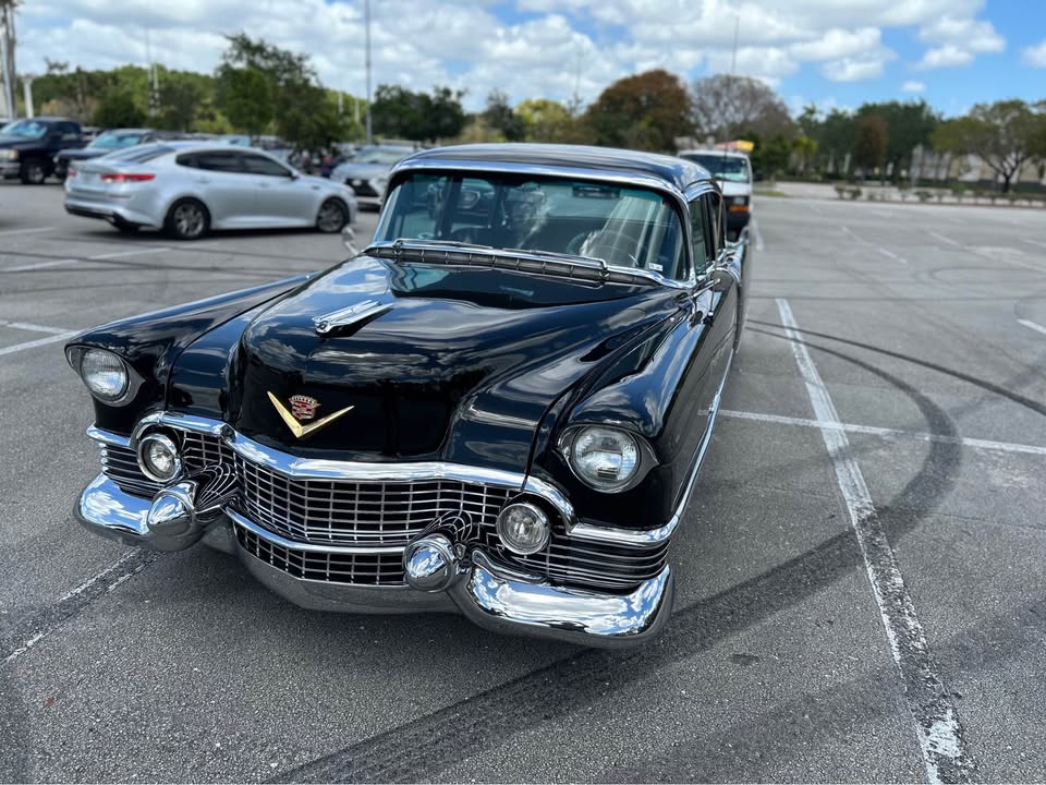 Cadillac Fleetwood Series 60 Special 1954