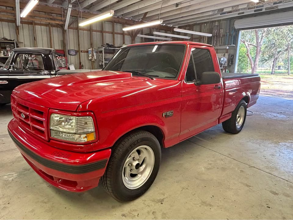 Ford F-150 SVT Lightning 1ère Génération 1995 –