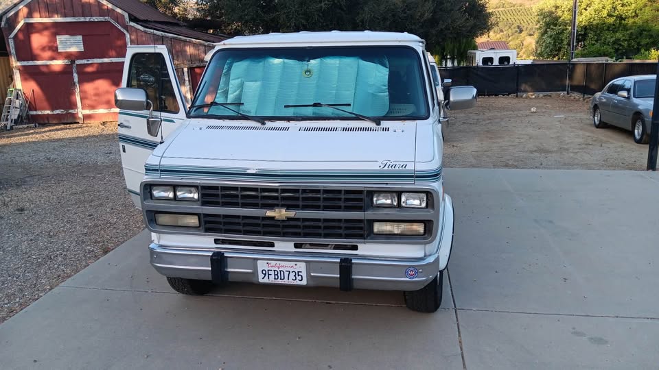 CHEVROLET G20 350 CI  TIARA