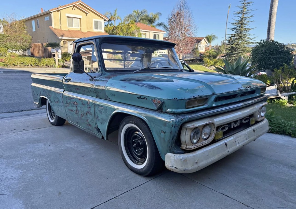 GMC 1000 Series 1966 – V6 305ci GMC Industrial – Boîte Manuelle 4 – Patine Vernie & Châssis Rabaissé