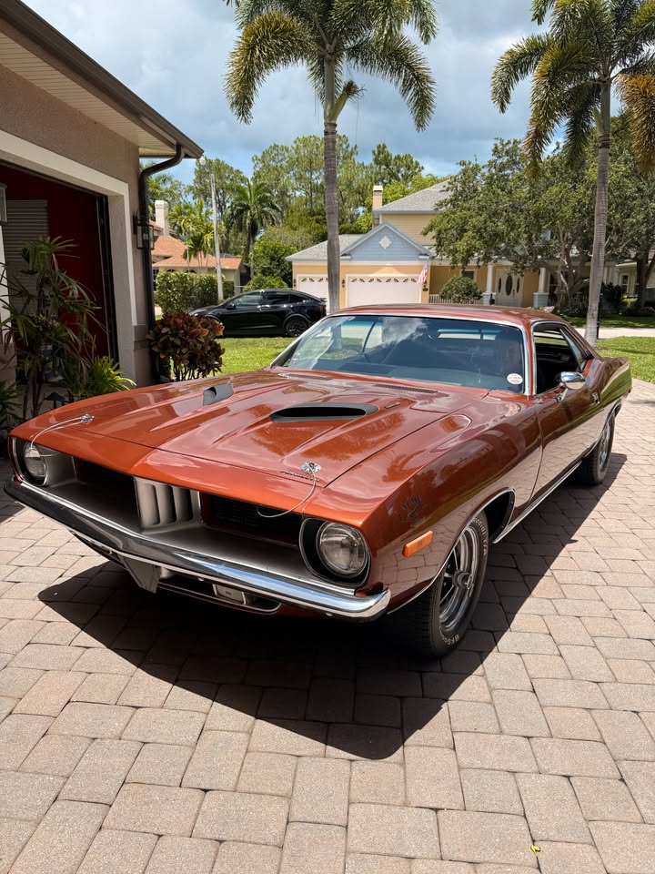 Plymouth 'Cuda 1973 – V8 340ci Haute Performance – Boîte Manuelle 4 « Pistol Grip »