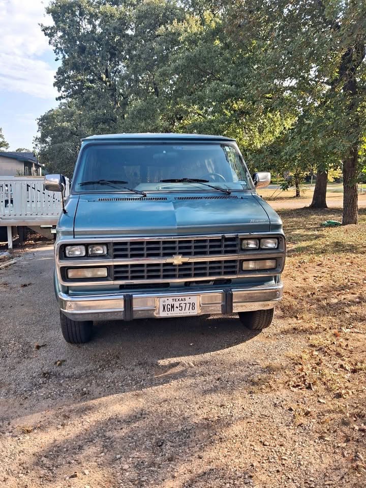 Chevrolet Chevy Van G20 1992
