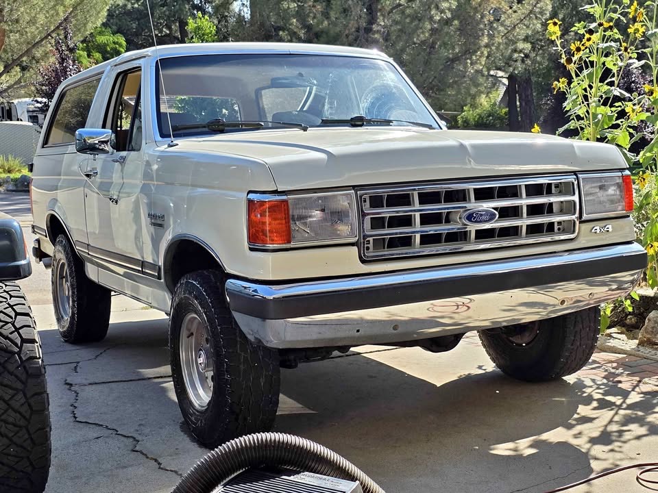 Ford Bronco Sport Utility 4x4 1987